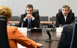 According to the Argentine delegation sources, Rousseff gave Massa the news at the meeting they held at NDB headquarters in Shanghai .