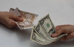 Since it was launched on May 22, the AR$ 2,000 bill lost around 66% of its value against the “blue” dollar